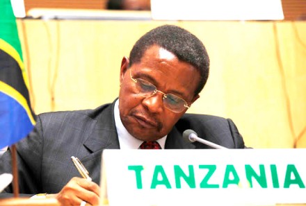 President Kikwete at the African Union summit in May where he urged Rwanda and Uganda to talk to their DRC-based rebels